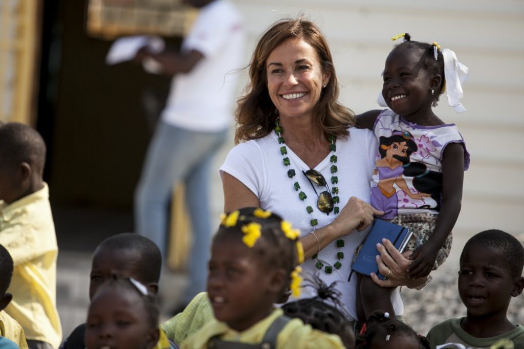 Cristina Parodi ad Haiti con Cesvi (Ph. Roger Lo Guarro).