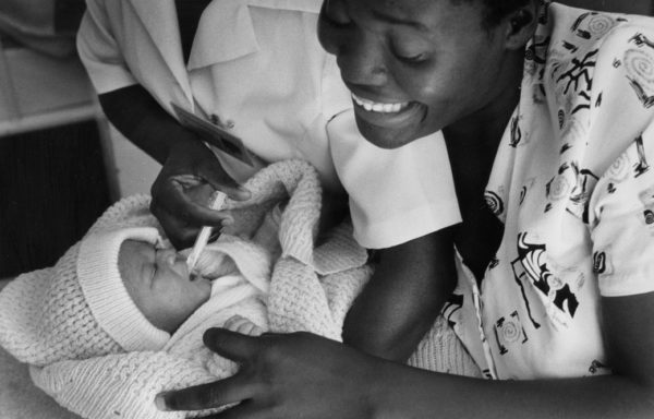 9 maggio 2001. Alla nascita Takunda riceve la nevirapina. Foto di Giovanni Diffidenti.