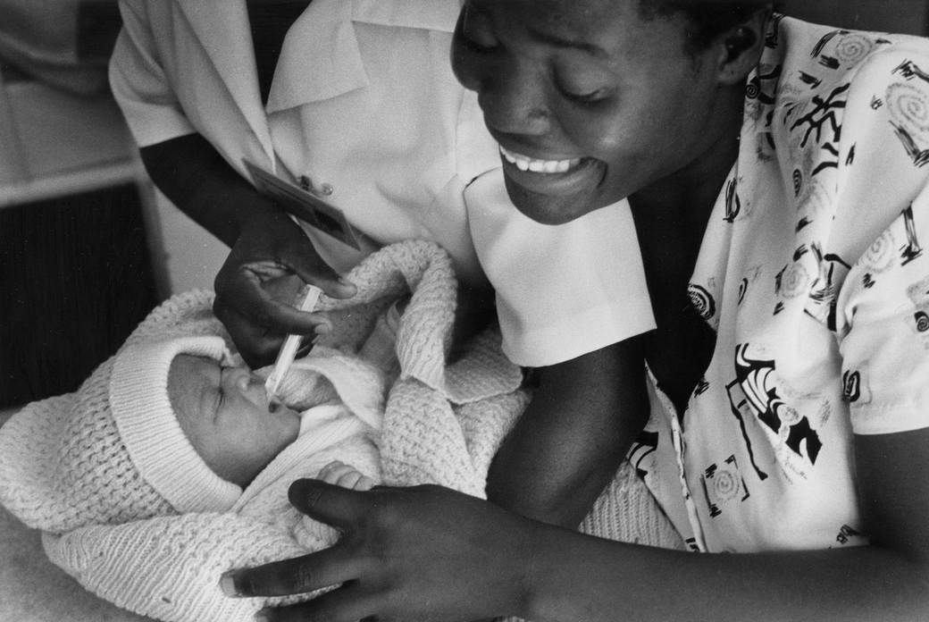 9 maggio 2001. Alla nascita Takunda riceve la nevirapina. Foto di Giovanni Diffidenti.