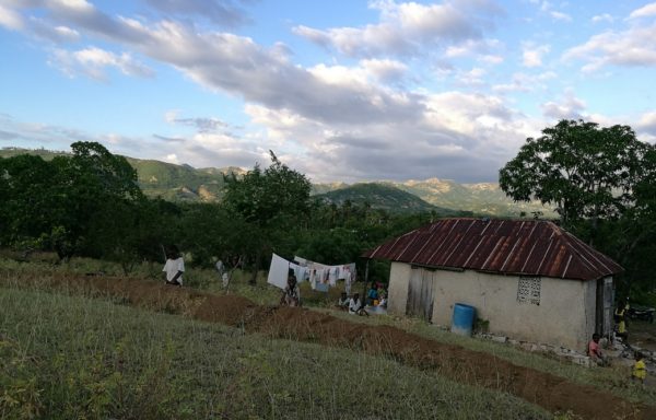 Famiglia nell'area rurale di Les Cayes, Haiti.