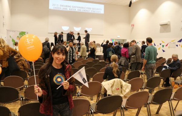 Angela Lobefaro da più di 20 anni è volontaria di Cesvi e organizza la “Merenda Vuloria” coinvolgendo amici e familiari a favore della campagna “Fermiamo l’AIDS sul nascere”. Un appuntamento ormai immancabile per il Gruppo di Biella.
