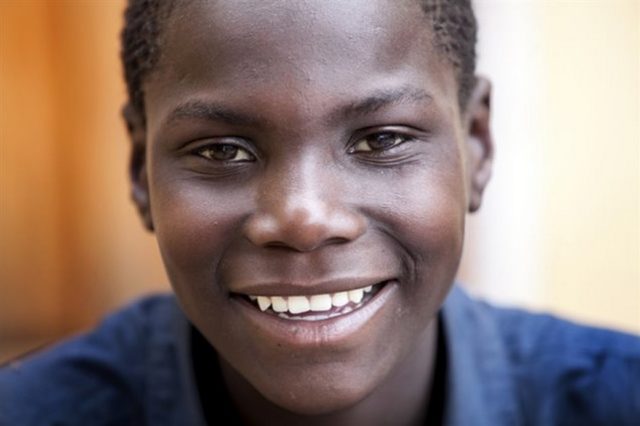 Pemberai, uno dei ragazzi della Casa del Sorriso di Cesvi ad Harare, Zimbabwe. Ph. Roger Lo Guarro.