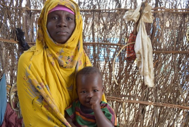 Fadumo è madre di quattro figli piccoli, e da tre anni vive nel campo sfollati di Buulo Yakub, nella regione di Hiran.