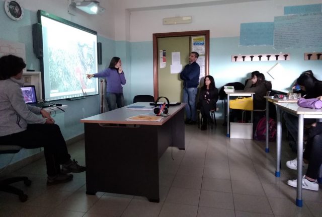 Fumetto e sensibilizzazione ambientale nelle scuole di Oristano. L'iniziativa fa parte del progetto "“SIGUROS PRO NATURA – Riqualificazione ambientale e gestione sostenibile delle risorse forestali per la prevenzione del rischio di dissesto idrogeologico”. Cesvi 2018