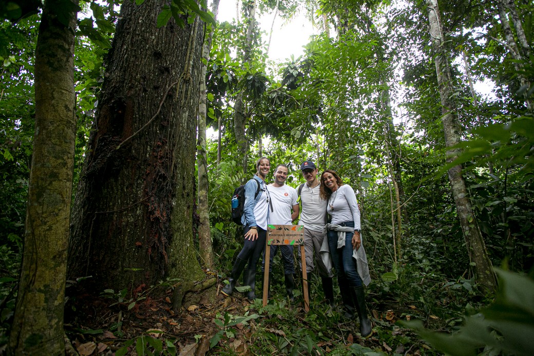 Cristina Parodi nella Foresta Amazzonica con Cesvi. Foto di Roger Lo Guarro